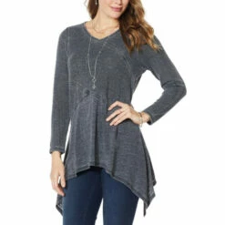 Flash Sale 🥰 DG2 By Diane Gilman Mixed Media Hi-Low Drama Top 🤩